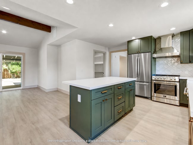 Building Photo - High-End 4-Bedroom Retreat | Designer Kitchen | Resort-Style Backyard & Pool!