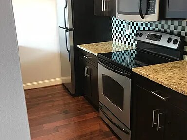 Building Photo - 2429 Locust St