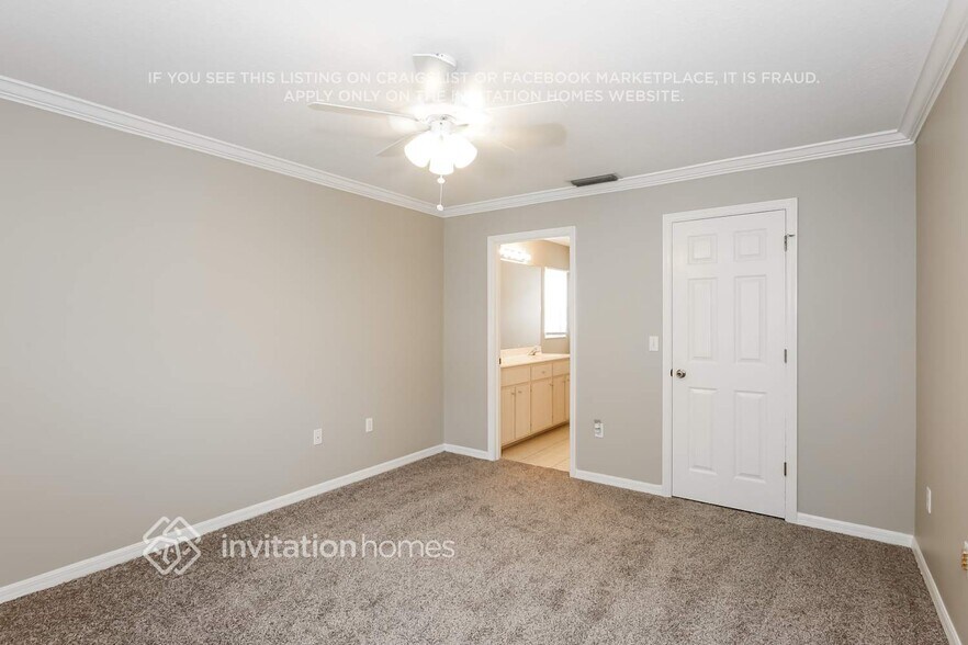 Building Photo - 4516 30th Ln E