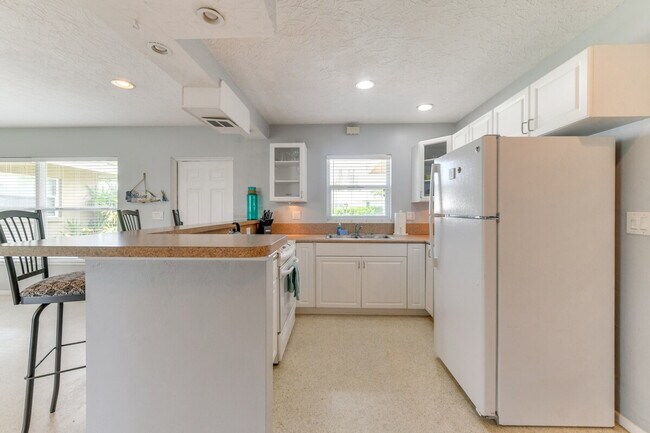 Building Photo - 1648 Idle Ln