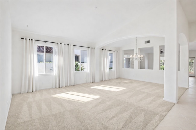 Building Photo - Single Level Rancho San Pasqual Home