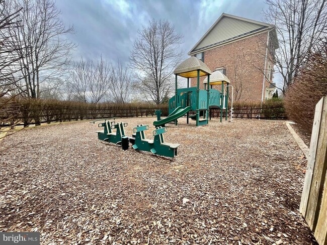 Building Photo - 23411 Rainbow Arch Dr