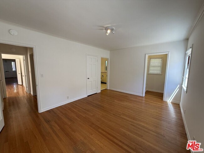 Building Photo - 2910 Motor Ave