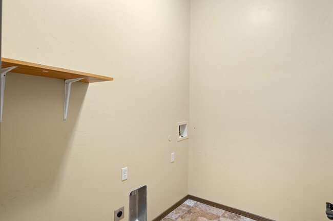 Building Photo - 3950 Agua De Vida Dr