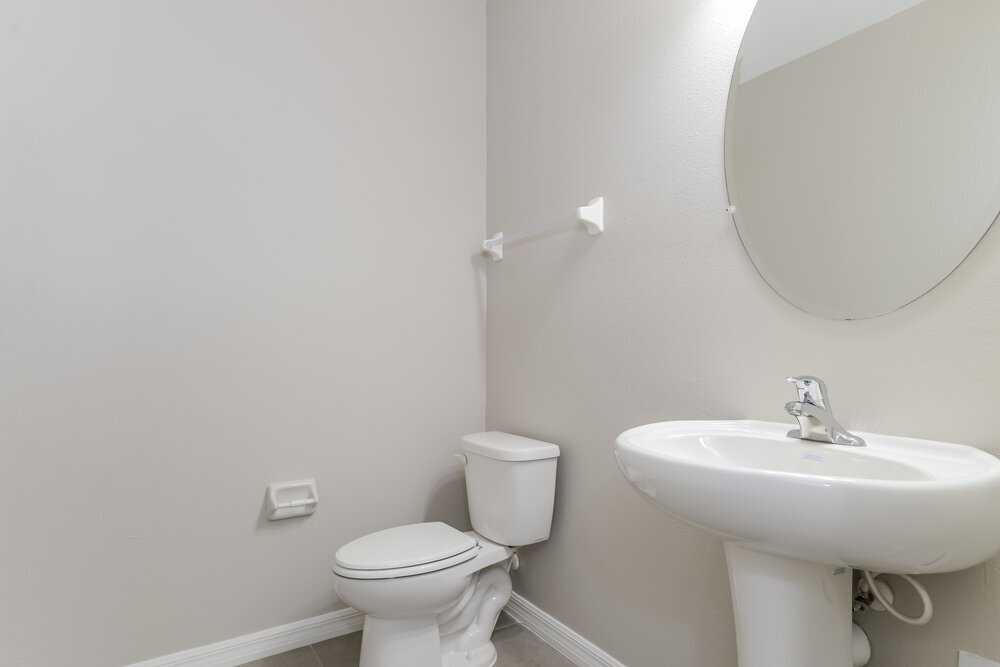 Building Photo - 11162 Leland Groves Dr