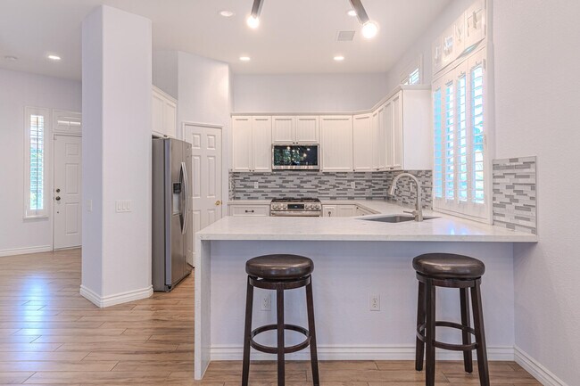 Building Photo - 44357 Royal Lytham Dr