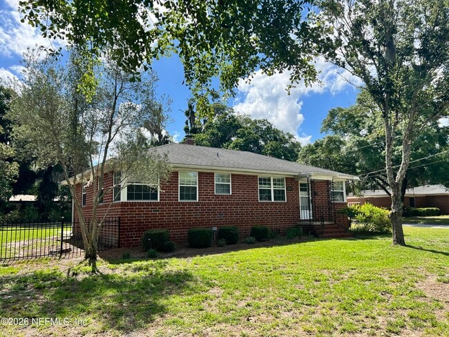 Building Photo - 1377 Tiber Ave