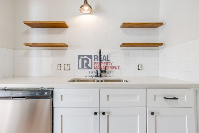 Building Photo - Stylish 1 Bed 1 Bath - Great Location