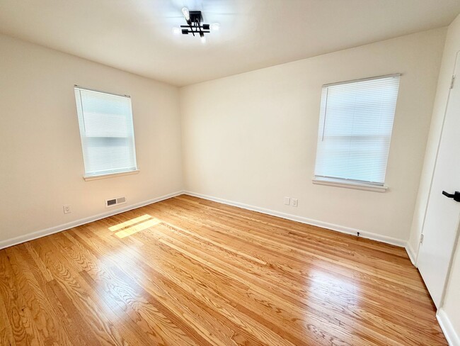 Building Photo - 2724 Riedling Dr