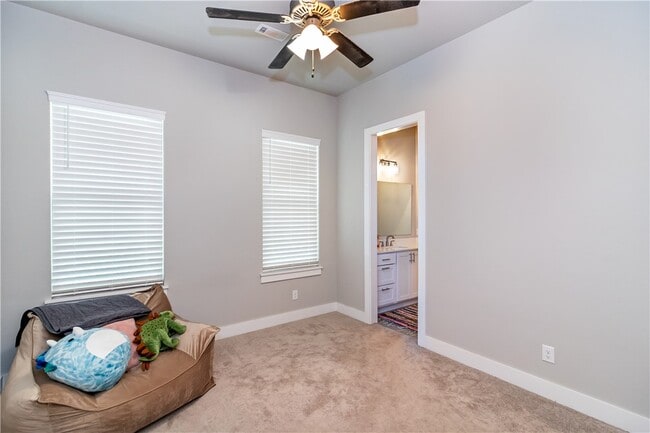 Building Photo - 146 E South St