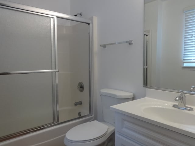 Building Photo - 2012 Primrose Dr