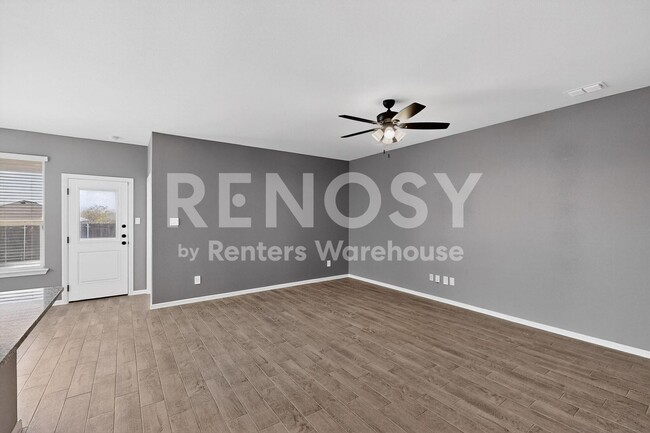 Building Photo - Completely Refreshed Fort Worth Home **** One month Rent Concession*****