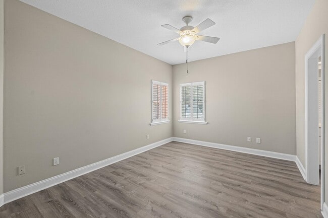 Building Photo - 113 Sea Garden Ct