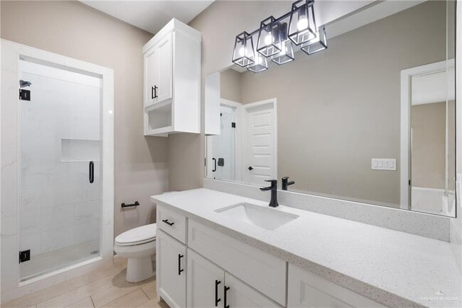 Building Photo - 11 N Hester St