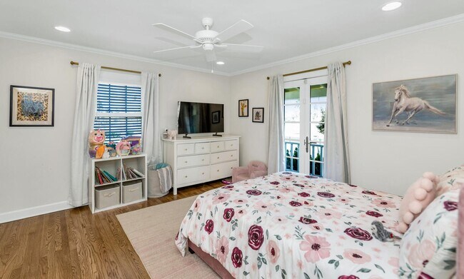 Building Photo - 1021 W Encanto Blvd