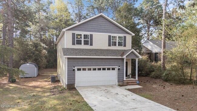 Building Photo - 521 N Hale St