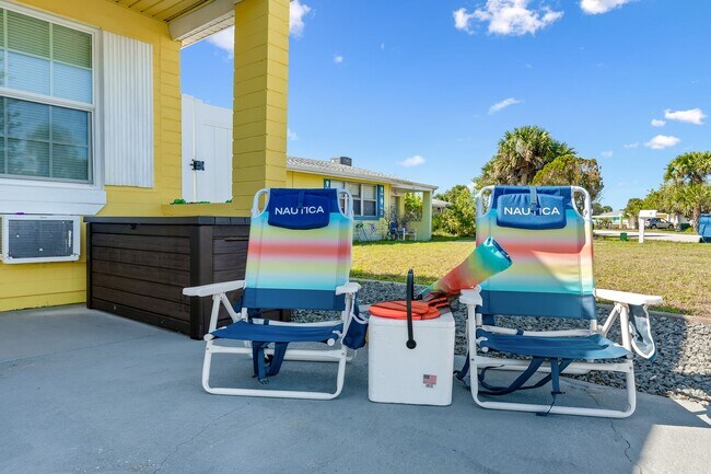 Building Photo - 6 Palmetto Dr