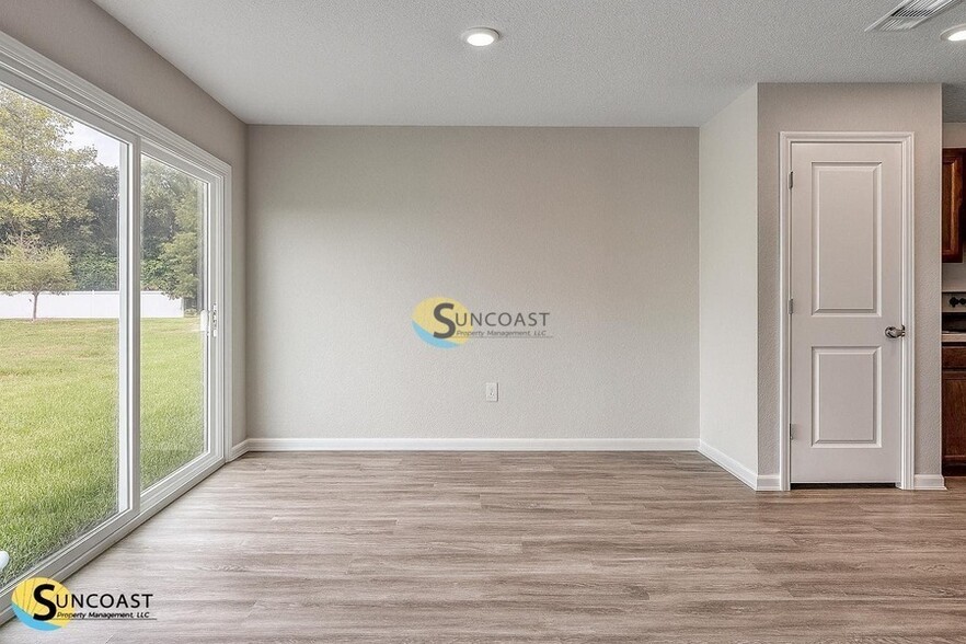 Building Photo - 6479 Sweetbay Ln