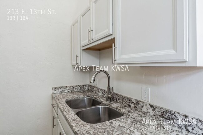 Building Photo - 213 E 13th St