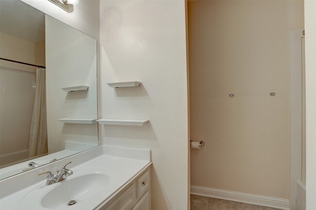 Building Photo - 1408 S Friendswood Dr