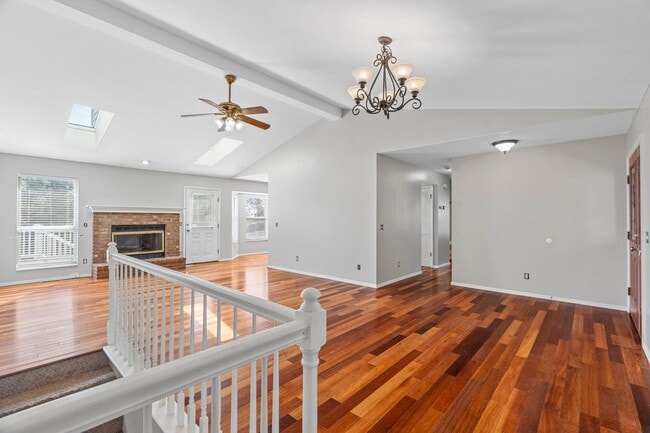 Building Photo - Beautiful 3B/2B Home in St. Charles