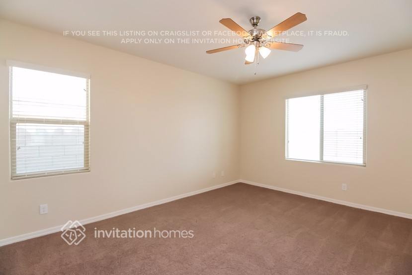 Building Photo - 4962 E Alamo St