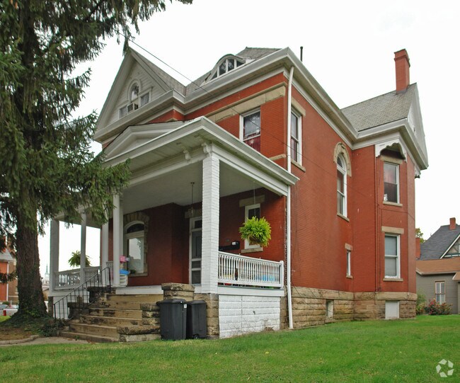 Primary Photo - 1400 Virginia St E
