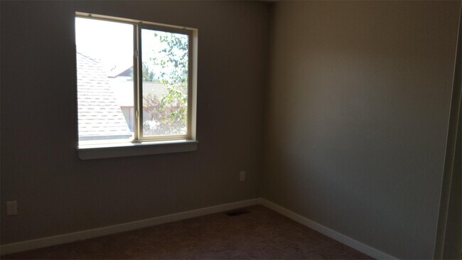 Building Photo - 146 Kimball Ave