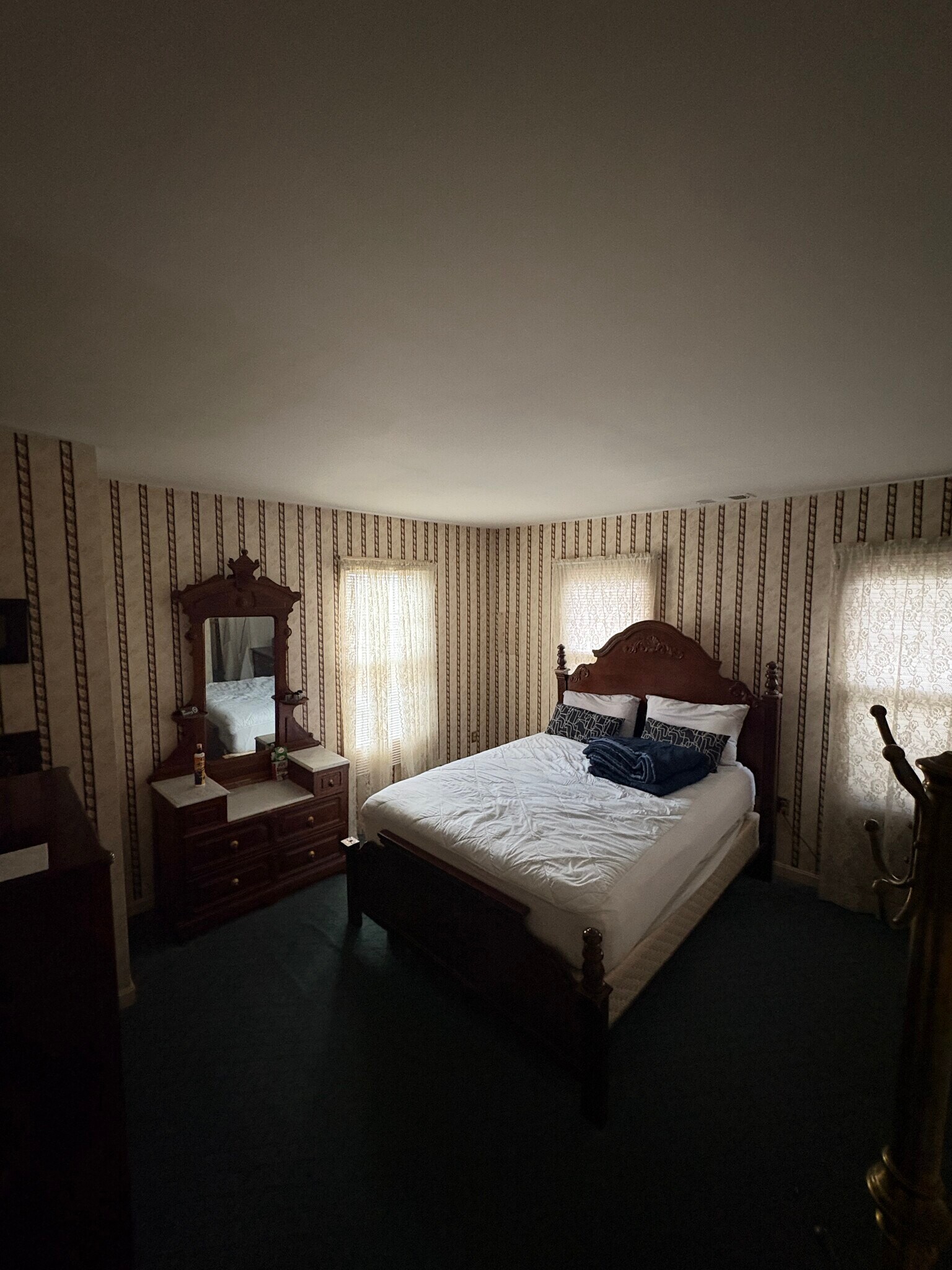 Bedroom - 400 N Union Ave