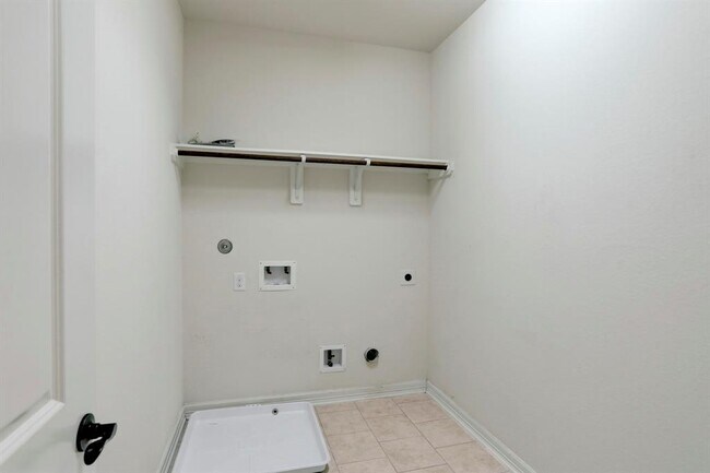 Building Photo - 7 Laurelwood Dr