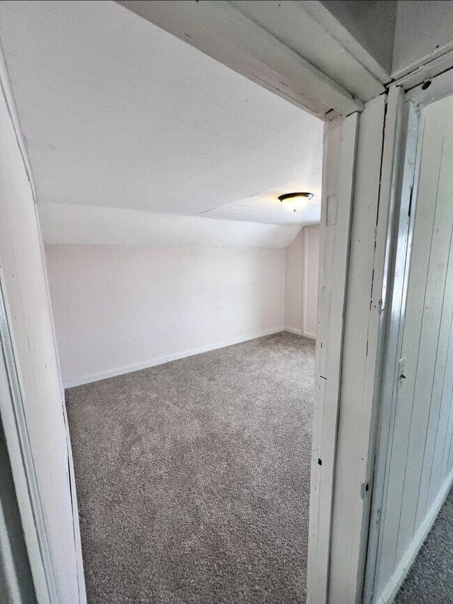 Building Photo - 23 Proctor St