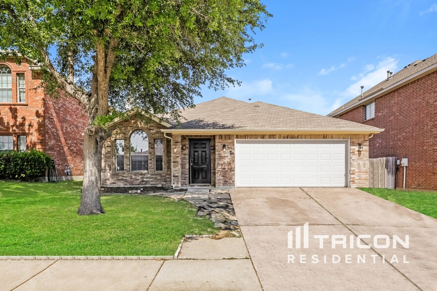 Primary Photo - 9007 Water Oak Dr