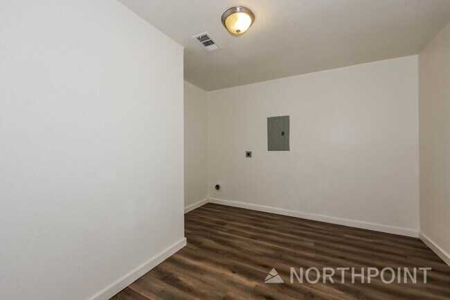 Building Photo - 3 BR/1BA | Newly Renovated Single Family Home | 1-Car Covered Parking | Gated backyard
