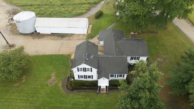 Building Photo - 3-Bed, 1-Bath Country Home in McHenry