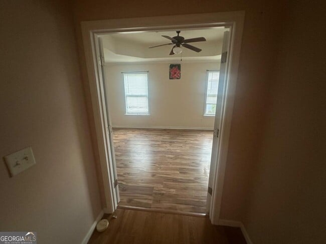 Building Photo - 61 Longwood Ct