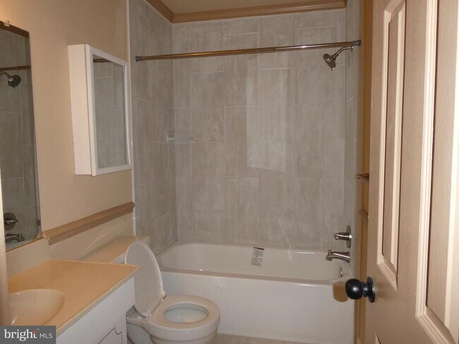 Building Photo - 9518 Hunt Square Ct