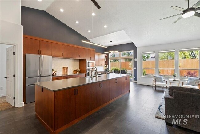Building Photo - 12580 W Mardia St