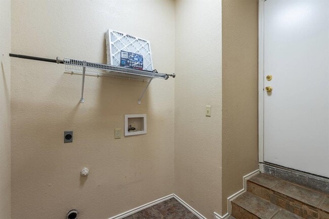 Building Photo - 7704 Plateau Cove