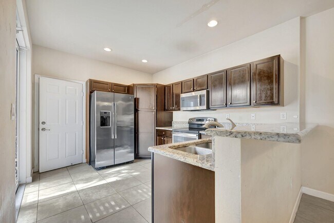 Building Photo - 9480 SW 171st Ct