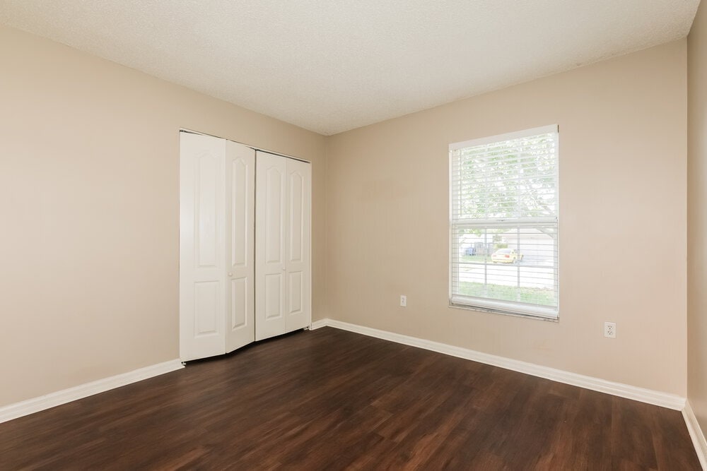 Building Photo - 656 Lakemont Dr