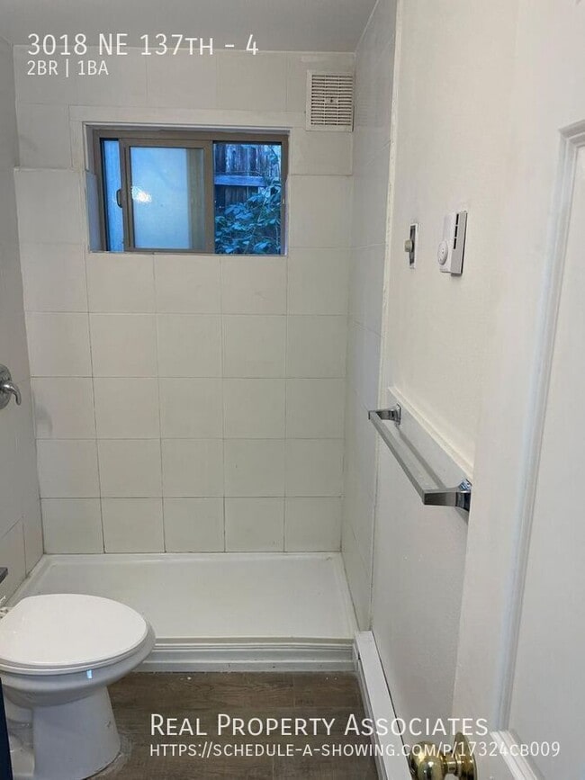 Building Photo - 3018 NE 137th St