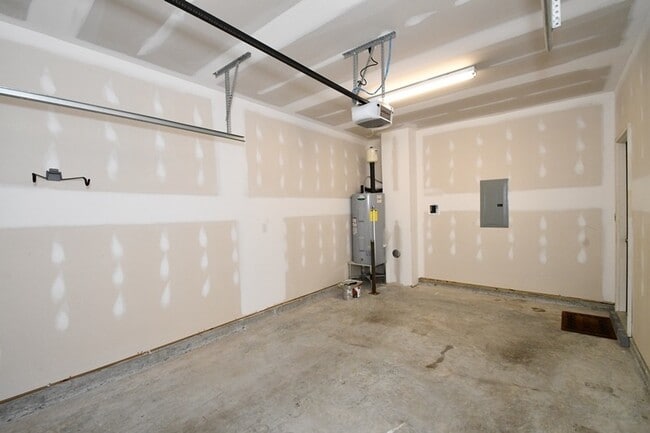 Building Photo - MOVE-IN READY Carolina Forest