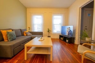 Building Photo - 203 W Tupper St