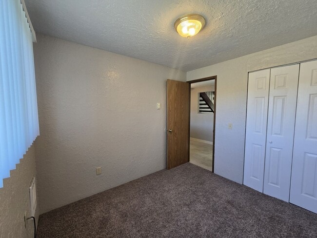 Building Photo - 124 NE Atkinson Ct