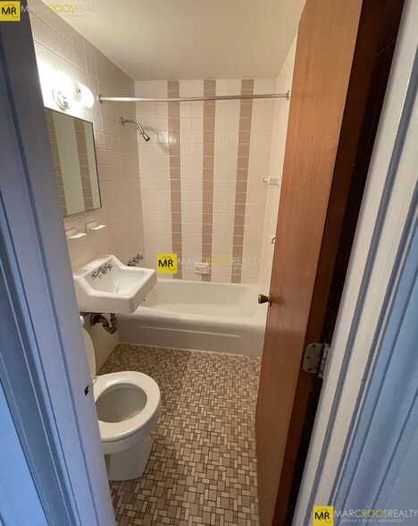 Building Photo - 160 N Beacon St