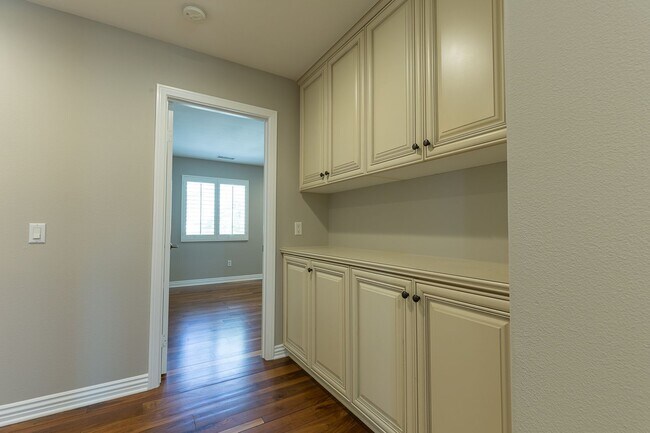 Building Photo - Single Family Golf Course Home for rent in...