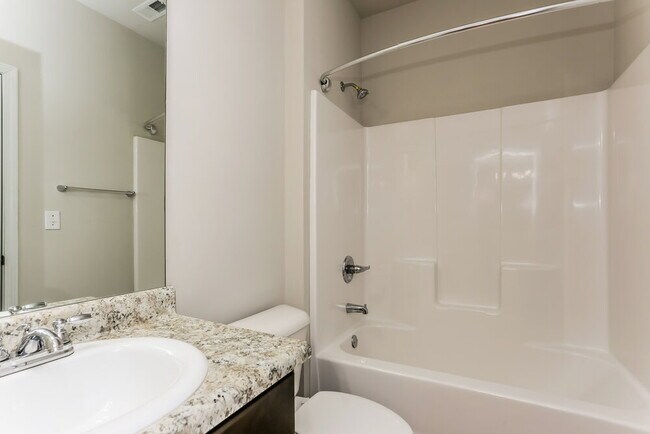 Building Photo - 461 Townsend Bend