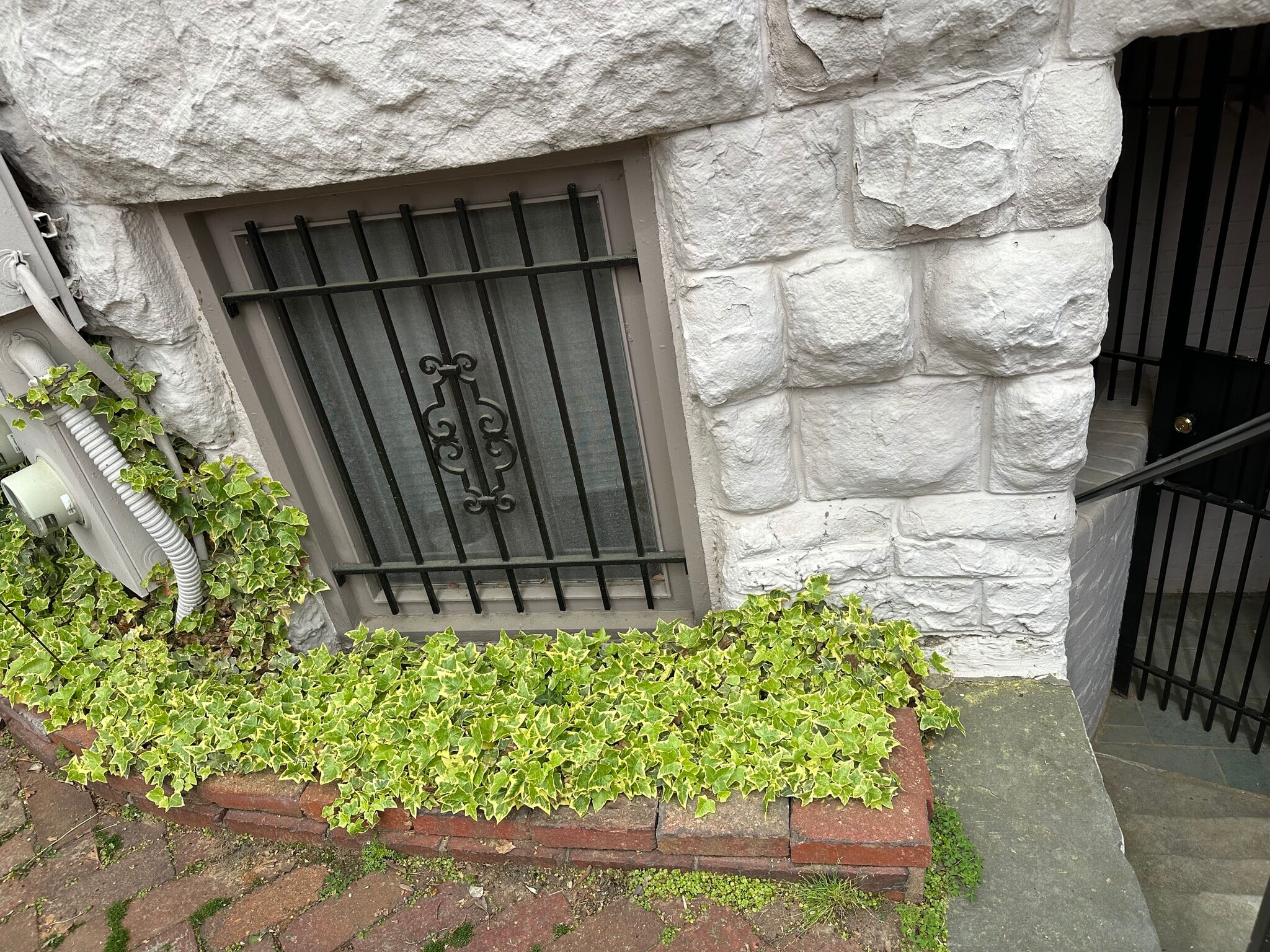 Building Photo - 1721 Riggs Pl NW