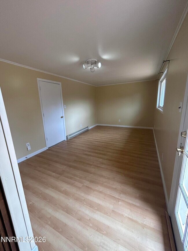 Building Photo - 1045 Johnson Pl