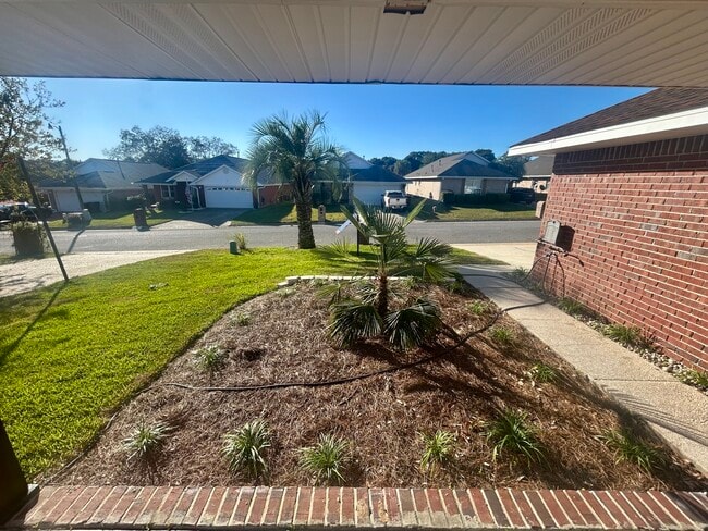 Building Photo - 1404 Greystone Dr